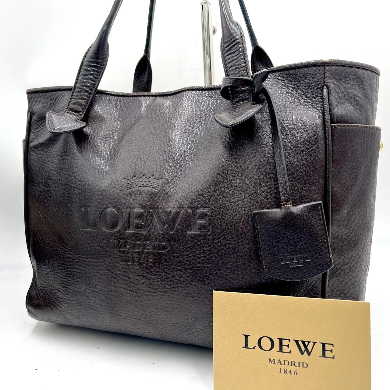 ロエベ（LOEWE）バッグの魅力を再発見